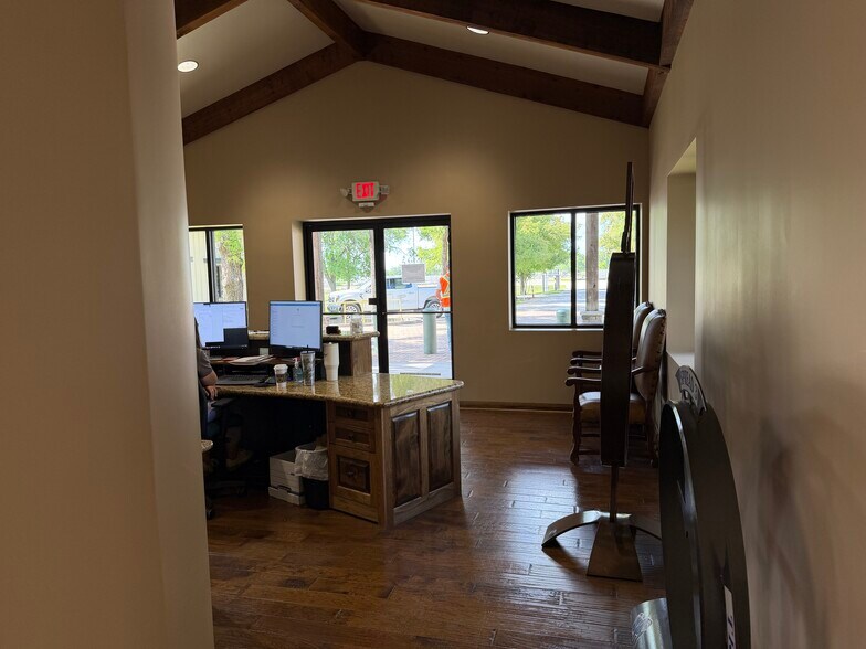 More Photos Of 8521 McHard Rd, Houston Manufacturing For Lease
