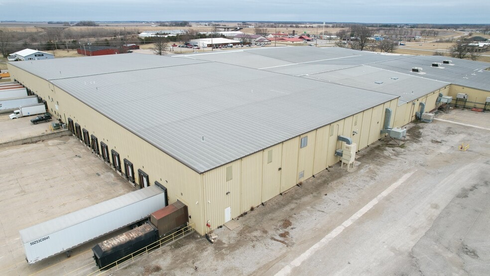 More Photos Of 1805 E Washington St, Mount Pleasant Warehouse For Sale