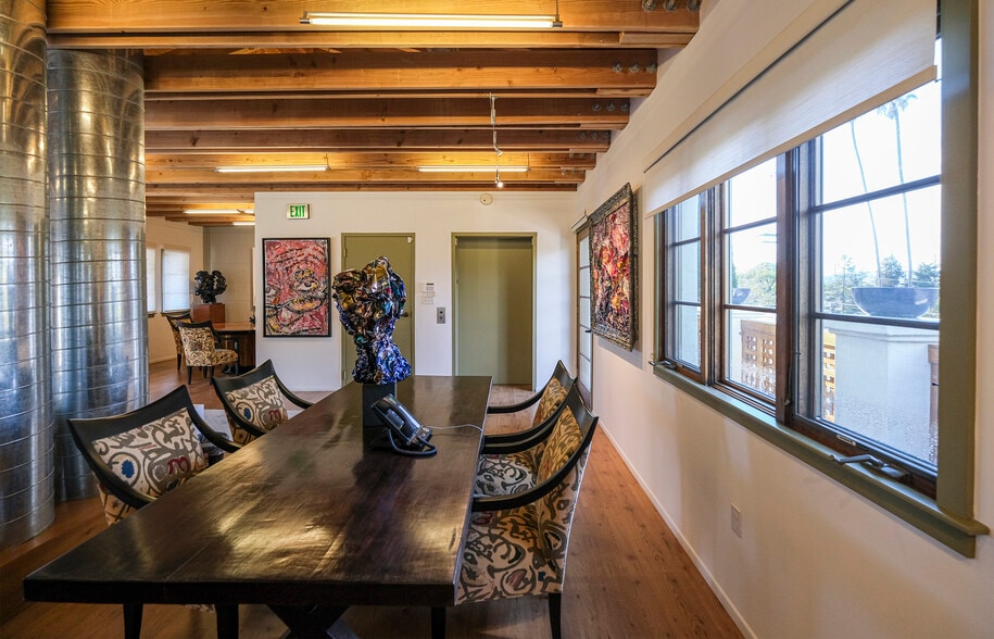 More Photos Of 820 E Montecito St, Santa Barbara Office Residential For Lease