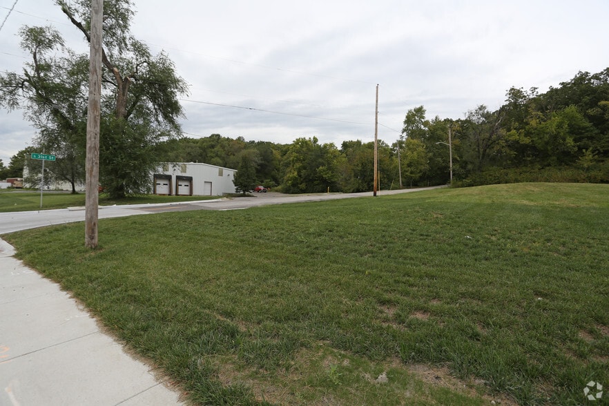 Primary Photo Of 2924 Merriam Ln, Kansas City Land For Sale