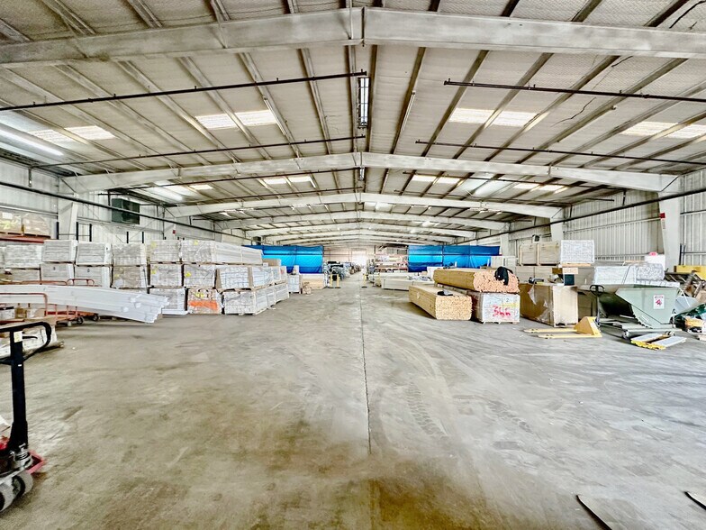More Photos Of 1605 Genoa Red Bluff Rd, Pasadena Warehouse For Lease