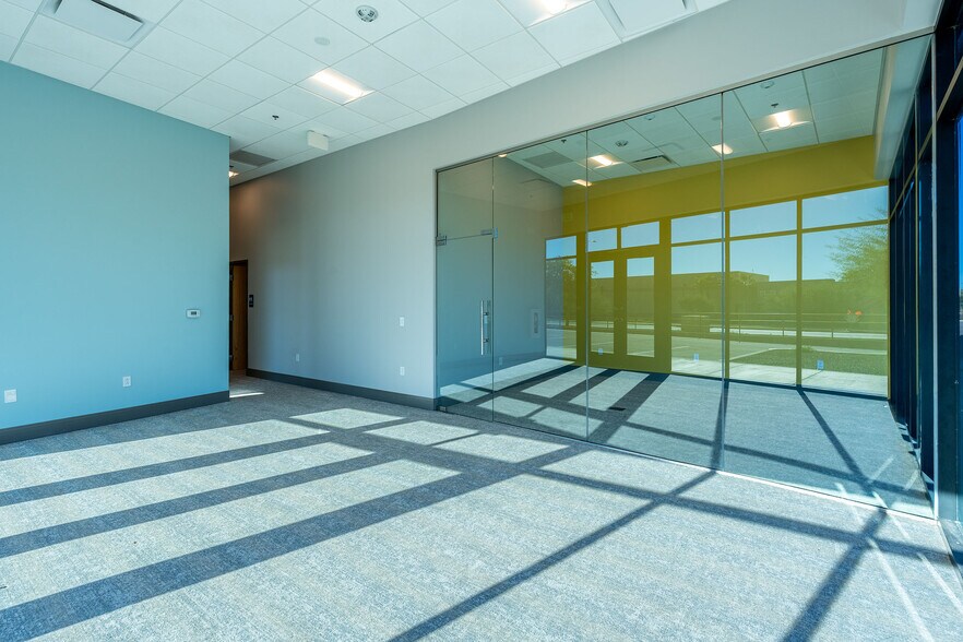 More Photos Of 13280 W Rioglass Solar Rd, Surprise Warehouse For Lease