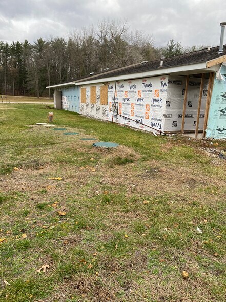 More Photos Of 201 W Saginaw Rd, Sanford Freestanding For Sale