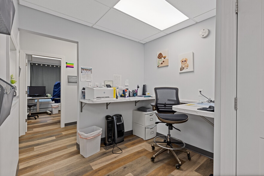 More Photos Of 166 Silver St, Waterville Medical For Sale