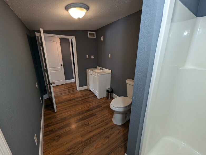 More Photos Of 1901 W Sligh Ave, Tampa Office For Sale