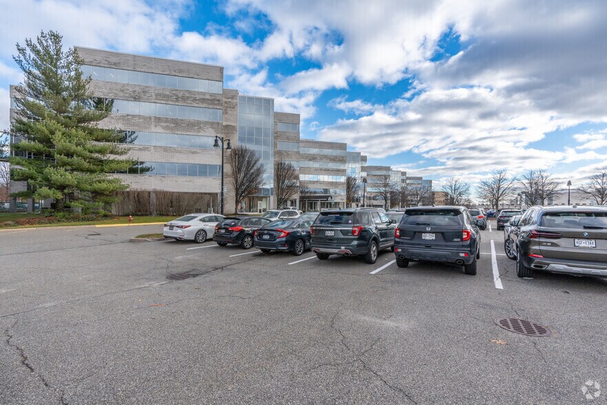 More Photos Of 1325 Franklin Ave, Garden City Office For Lease