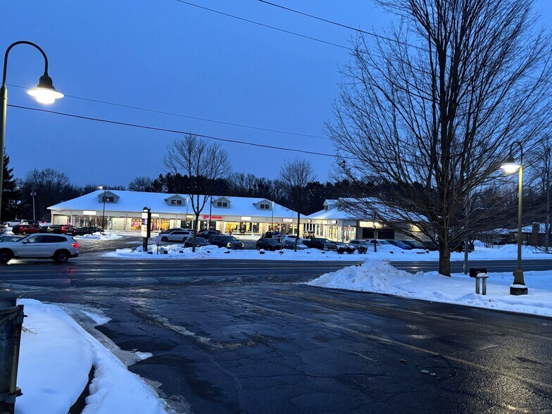 Primary Photo Of 6066-6084 S 12th St, Kalamazoo Storefront Retail Office For Lease