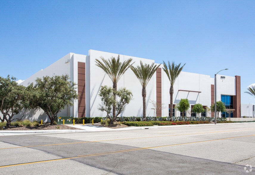 More Photos Of 15271 Fairfield Ranch Rd, Chino Hills Warehouse For Lease