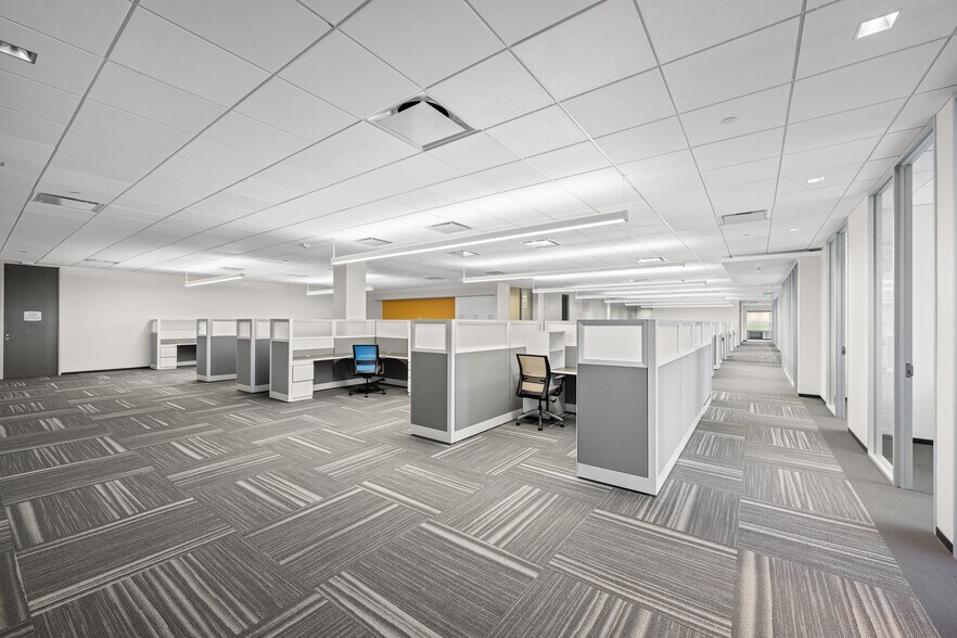 More Photos Of 11330 Clay Rd, Houston Office For Lease