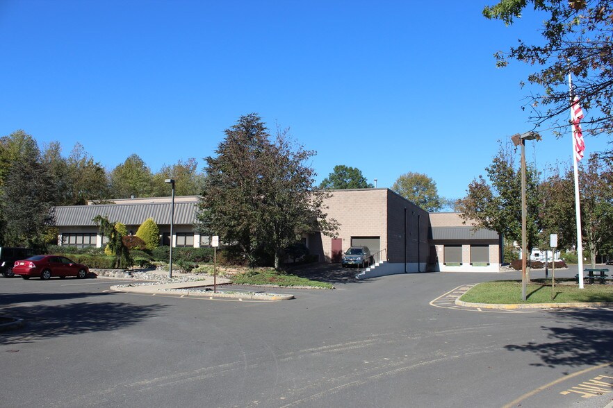 More Photos Of 26 Haypress Rd, Cranbury Warehouse For Lease