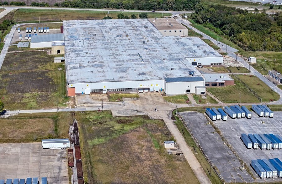 More Photos Of 1400 W FM 1417, Sherman Warehouse For Sale