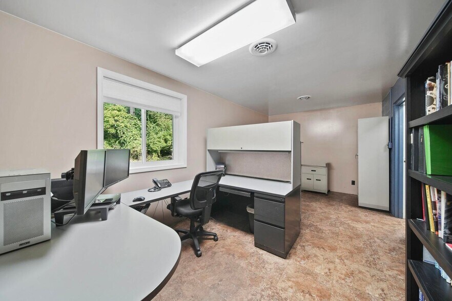 More Photos Of 1300 Mitchell St, Jackson Industrial For Sale