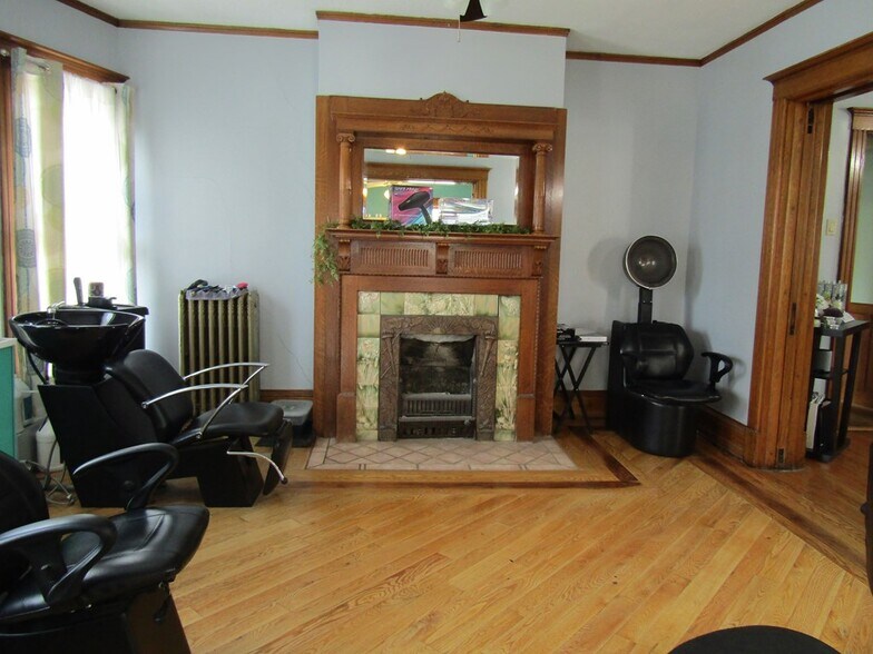 More Photos Of 30 Taylor St, Troy Freestanding For Sale