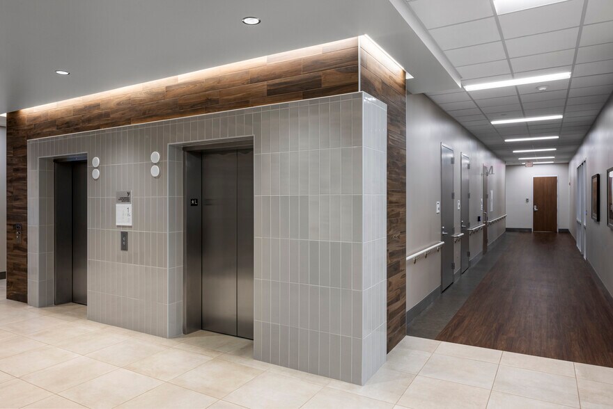 More Photos Of 1301 W 38th St, Austin Medical For Lease