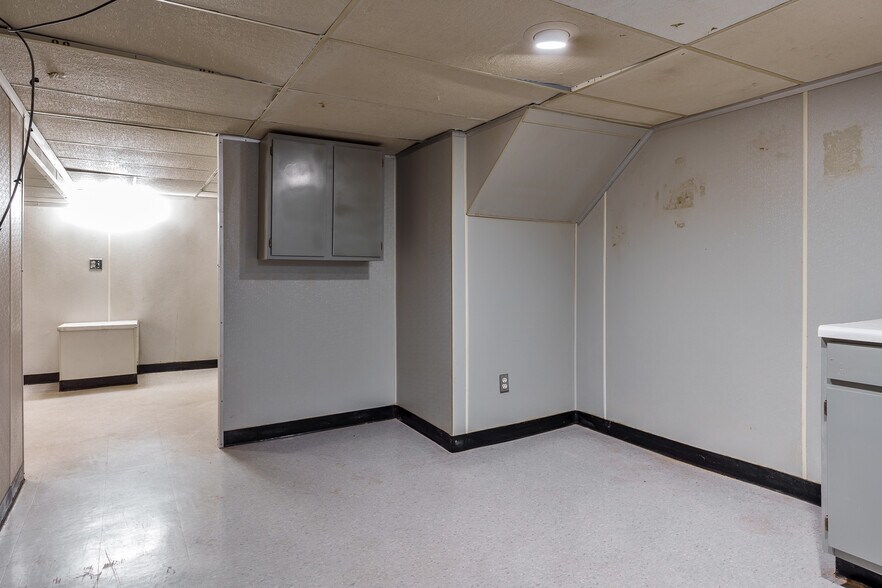 More Photos Of 1321 W Court St, Janesville Apartments For Sale