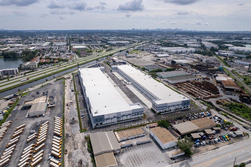 More Photos Of 8593 NW 96th St, Medley Unknown For Lease