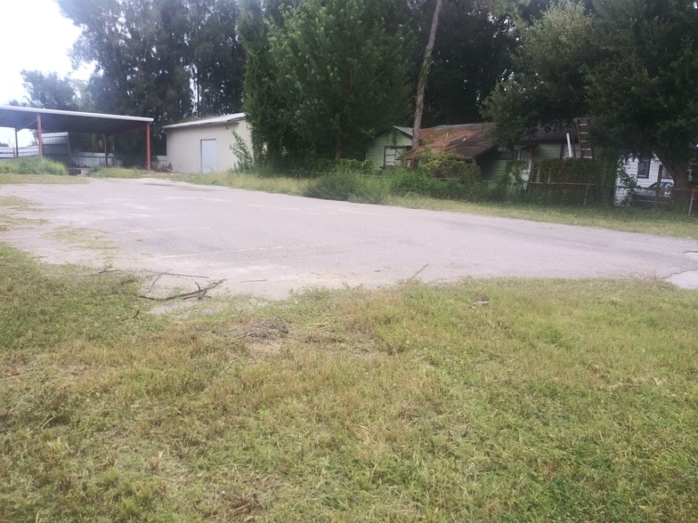 More Photos Of 5017 N Coolidge Dr, Tampa Warehouse For Sale