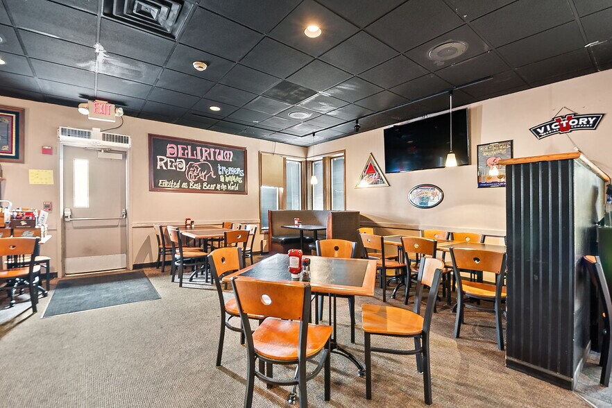 More Photos Of 380 Coal St, Wilkes Barre Freestanding For Lease