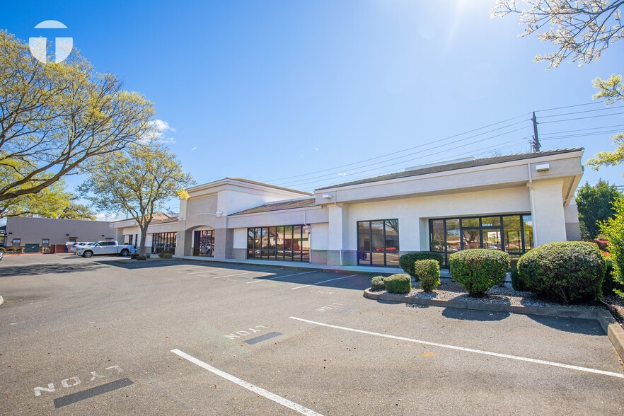 More Photos Of 9591 Laguna Springs Dr, Elk Grove Freestanding For Lease