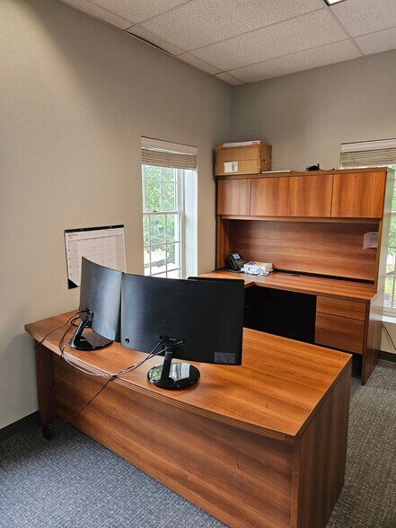 More Photos Of 2304 W Interstate 20, Arlington Office For Lease