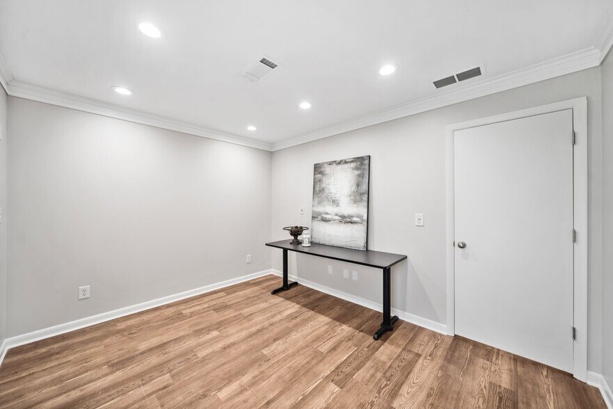 More Photos Of 600 Bld C Houze Way, Roswell Medical For Lease