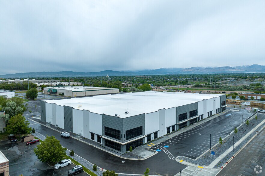 More Photos Of 565 Parkland Drive, Sandy Warehouse For Sale