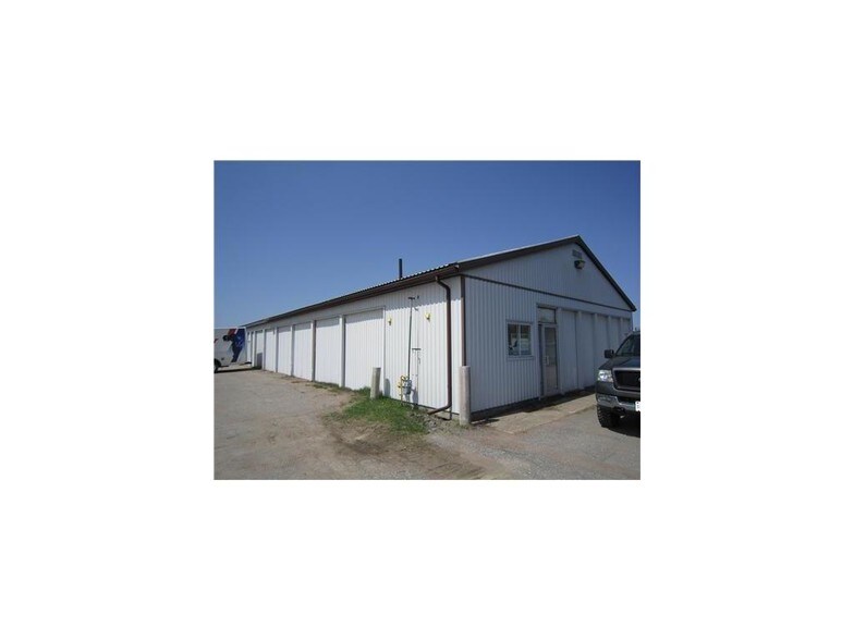 Primary Photo Of 978 Cecelia St, Pembroke Warehouse For Lease