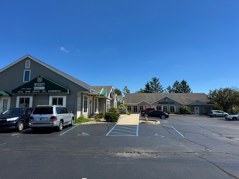 More Photos Of 10534-10536 Coldwater Rd, Fort Wayne Office For Sale