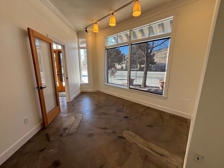 More Photos Of 4680 Broadway St, Boulder Office For Lease