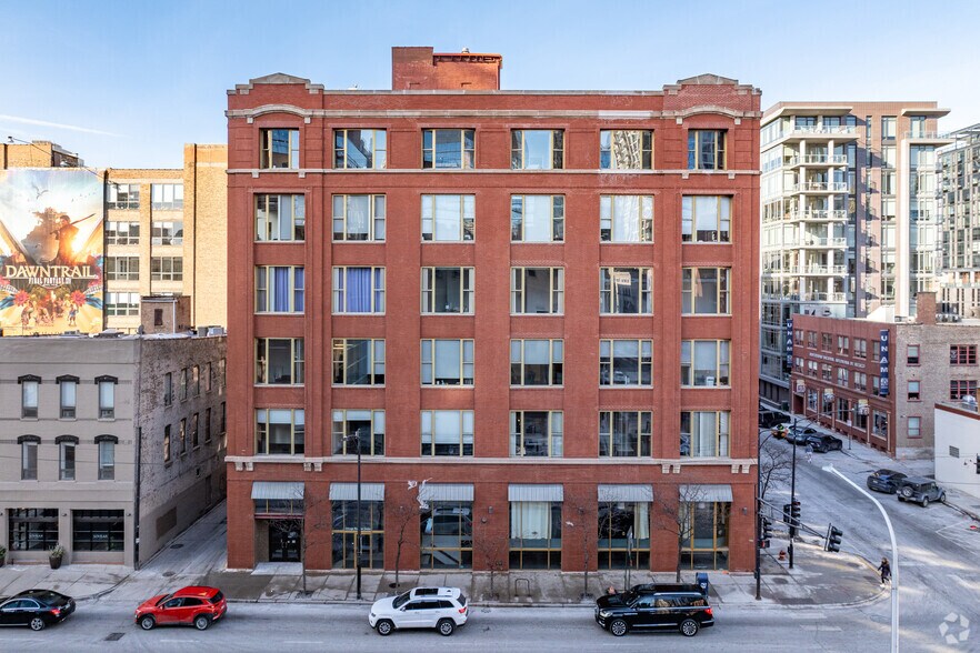 More Photos Of 343 W Erie St, Chicago Office For Lease