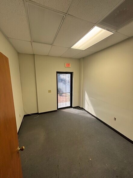 More Photos Of 5700 Dorchester Rd, North Charleston Flex For Lease
