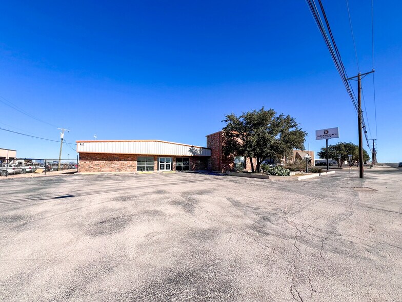 More Photos Of 8100 W Highway 80, Midland Office For Sale