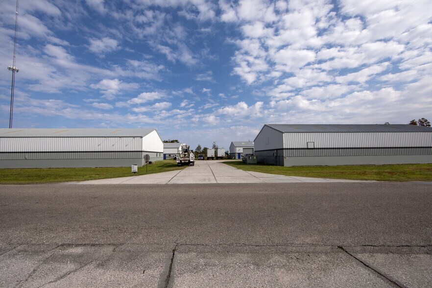 More Photos Of 8420 Epicenter Blvd, Lakeland Unknown For Lease
