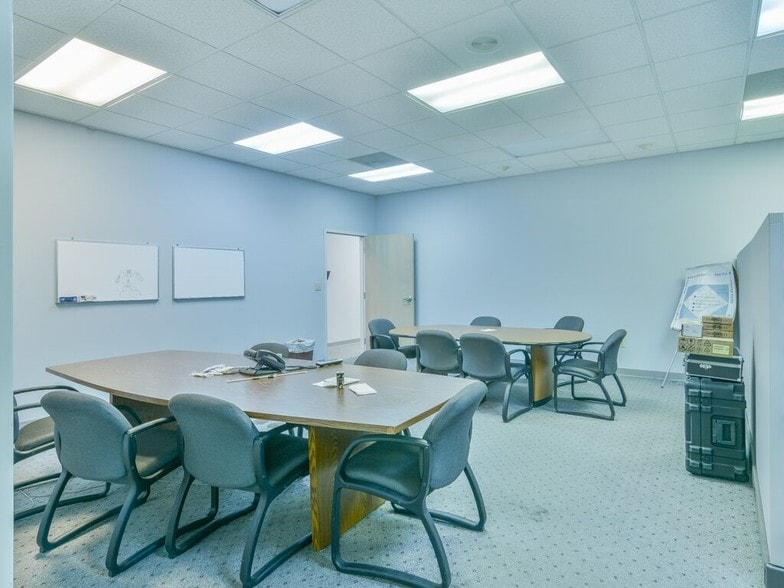 More Photos Of 7 Worth Cir, Johnson City Loft Creative Space For Lease