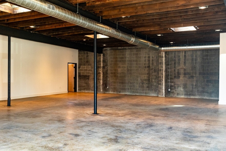 More Photos Of 416 3rd St, Petersburg Loft Creative Space For Lease