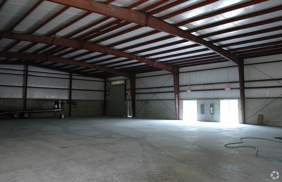 More Photos Of 16331 Old US 41, Fort Myers Warehouse For Lease