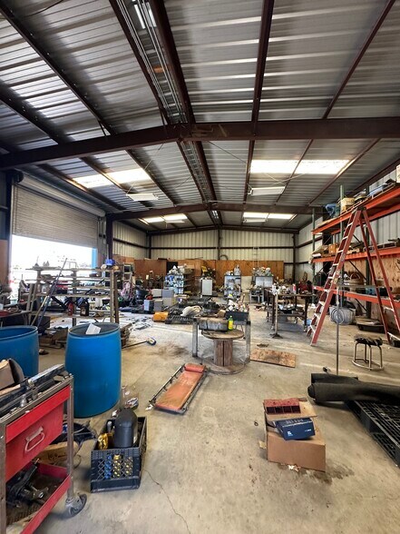 More Photos Of 6738 Greenbay Rd, Arbuckle Land For Lease
