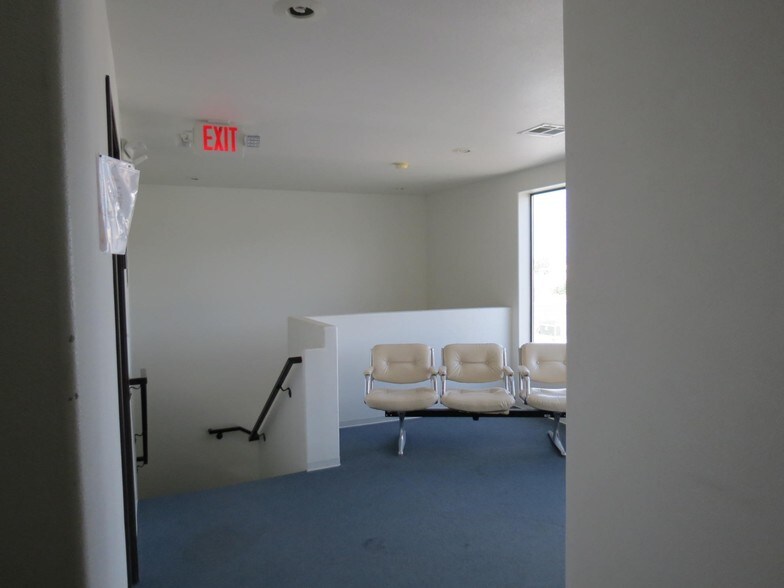 More Photos Of 1306 E Calvada Blvd, Pahrump Office Residential For Lease