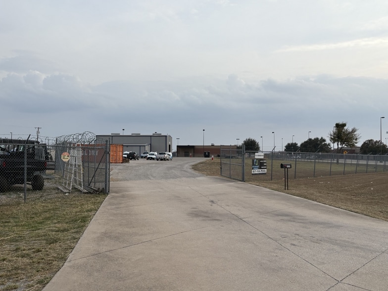 More Photos Of 111 Vernon Rd, Aledo Land For Lease