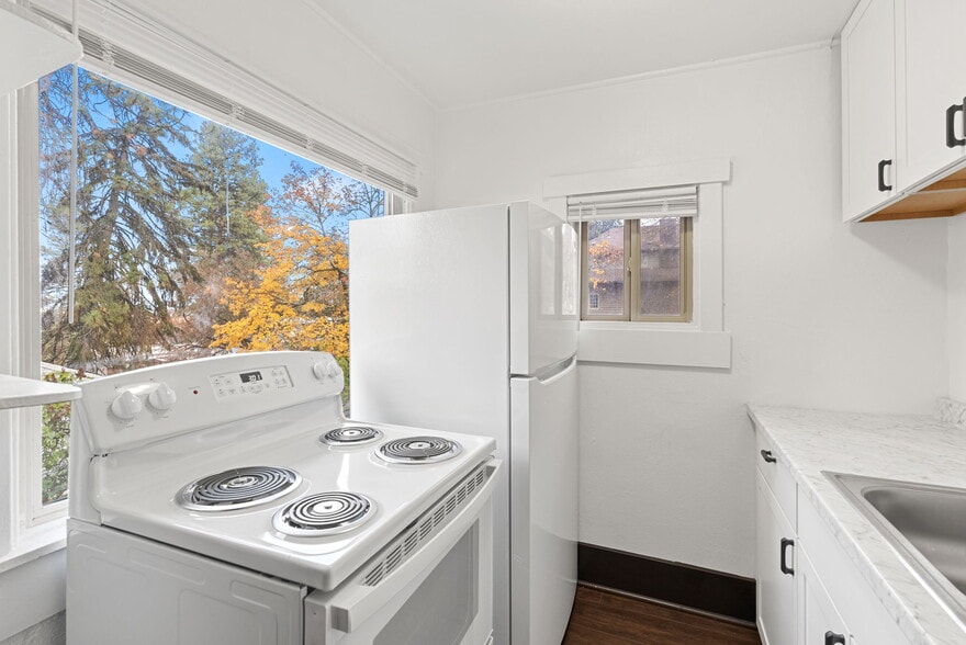 More Photos Of 2002 W 8th Ave, Spokane Multifamily For Sale