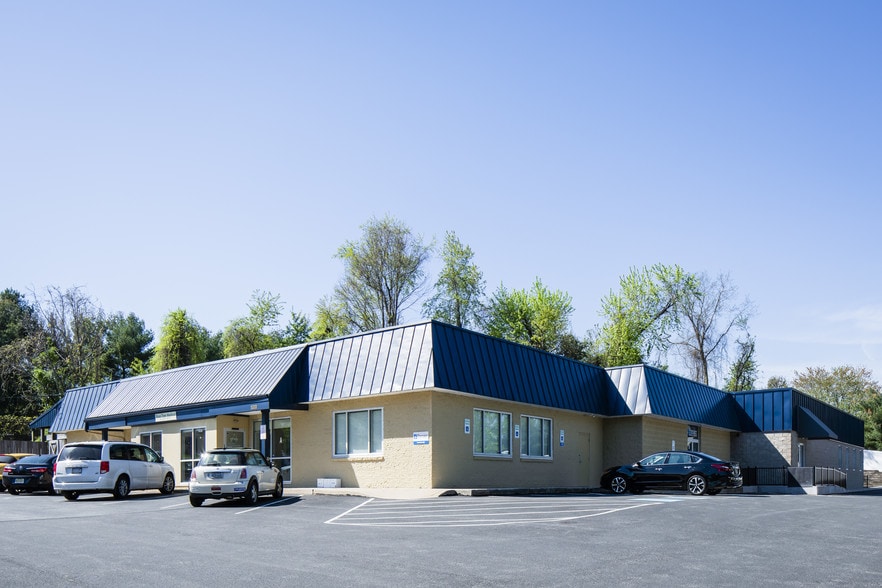 Primary Photo Of 5201 Pennell Rd, Media Freestanding For Lease