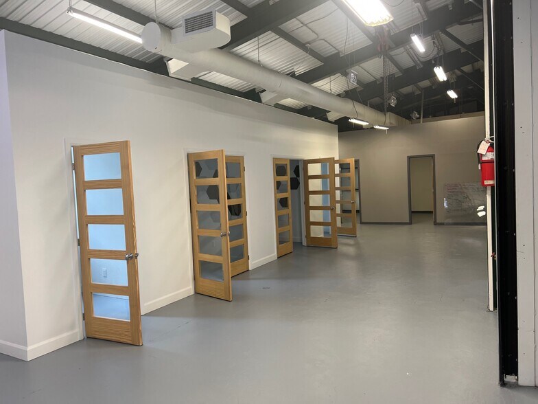 More Photos Of 1892 Rue Payette, Montréal Flex For Lease