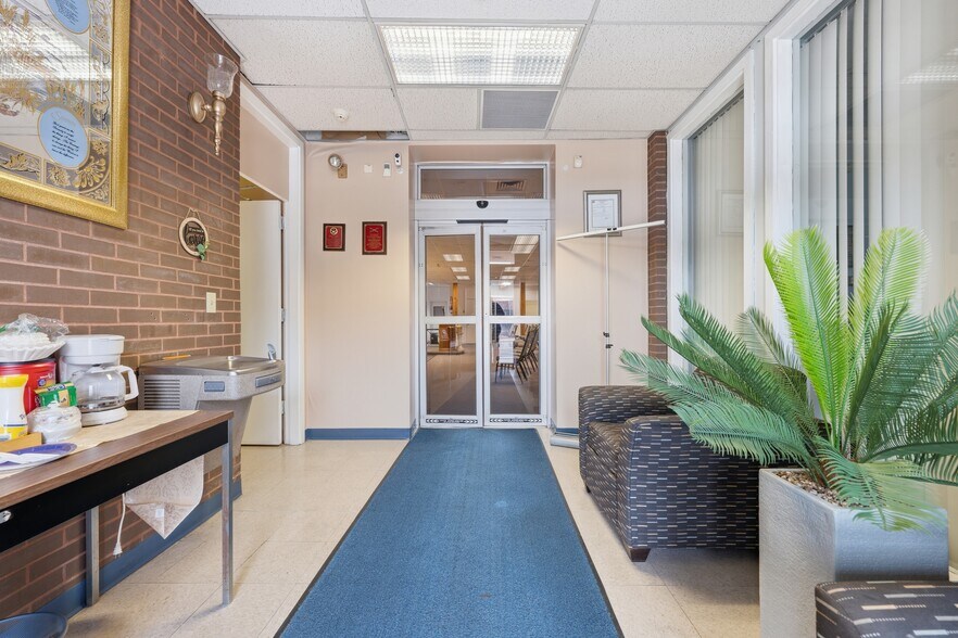 More Photos Of 55 Curtis St, New Britain Freestanding For Sale