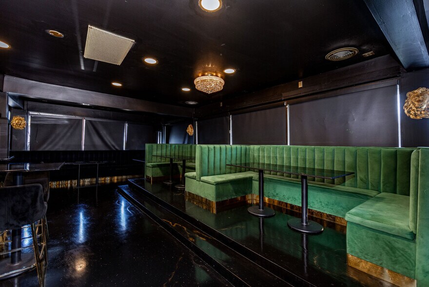 More Photos Of 8021 Hamilton Ave, Cincinnati General Retail For Sale