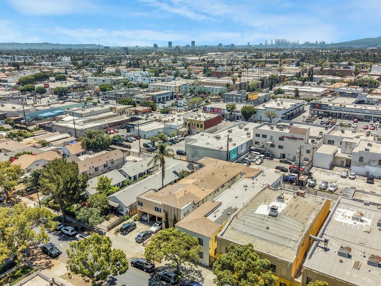 More Photos Of 1069 N Oxford Ave, Los Angeles Apartments For Sale