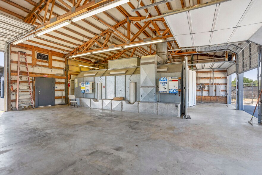 More Photos Of 2331 W A St, Pasco Distribution For Lease