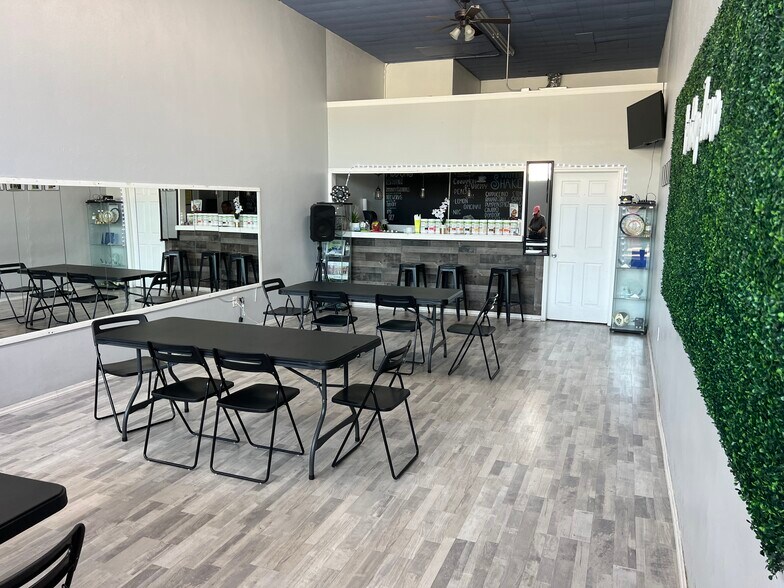 More Photos Of 1401-1417 Cleveland St, Clearwater Storefront Retail Office For Sale