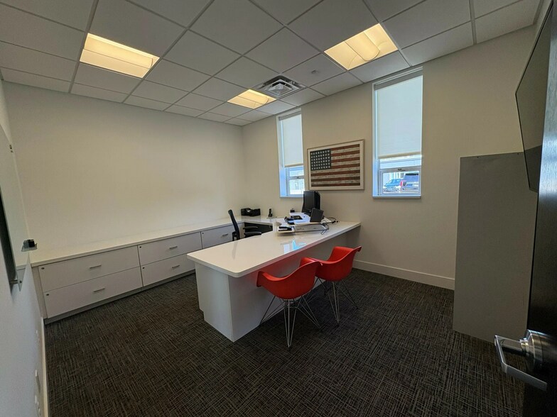 More Photos Of 2011 Austin Dr, Troy Warehouse For Lease