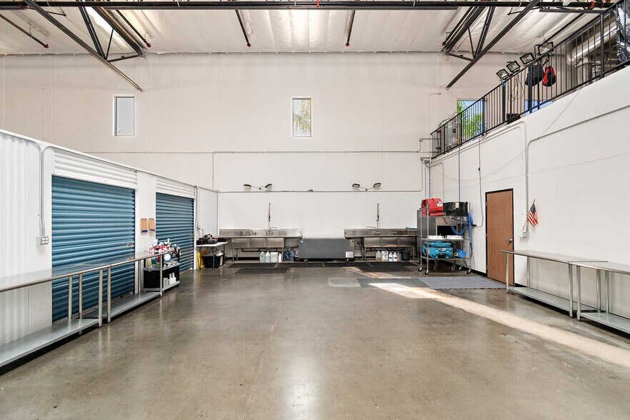 More Photos Of 317 W Tullock St, Rialto Warehouse For Sale