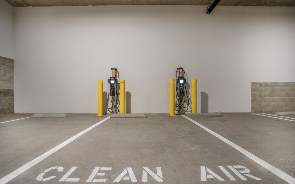 More Photos Of 1501 Island Ave, San Diego Apartments For Lease